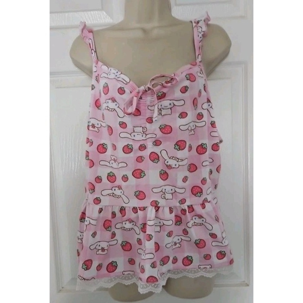 Hot‎ Topic Cinnamon Roll Strawberry Sanrio Junior's 3 babydoll Peplum Tank Top